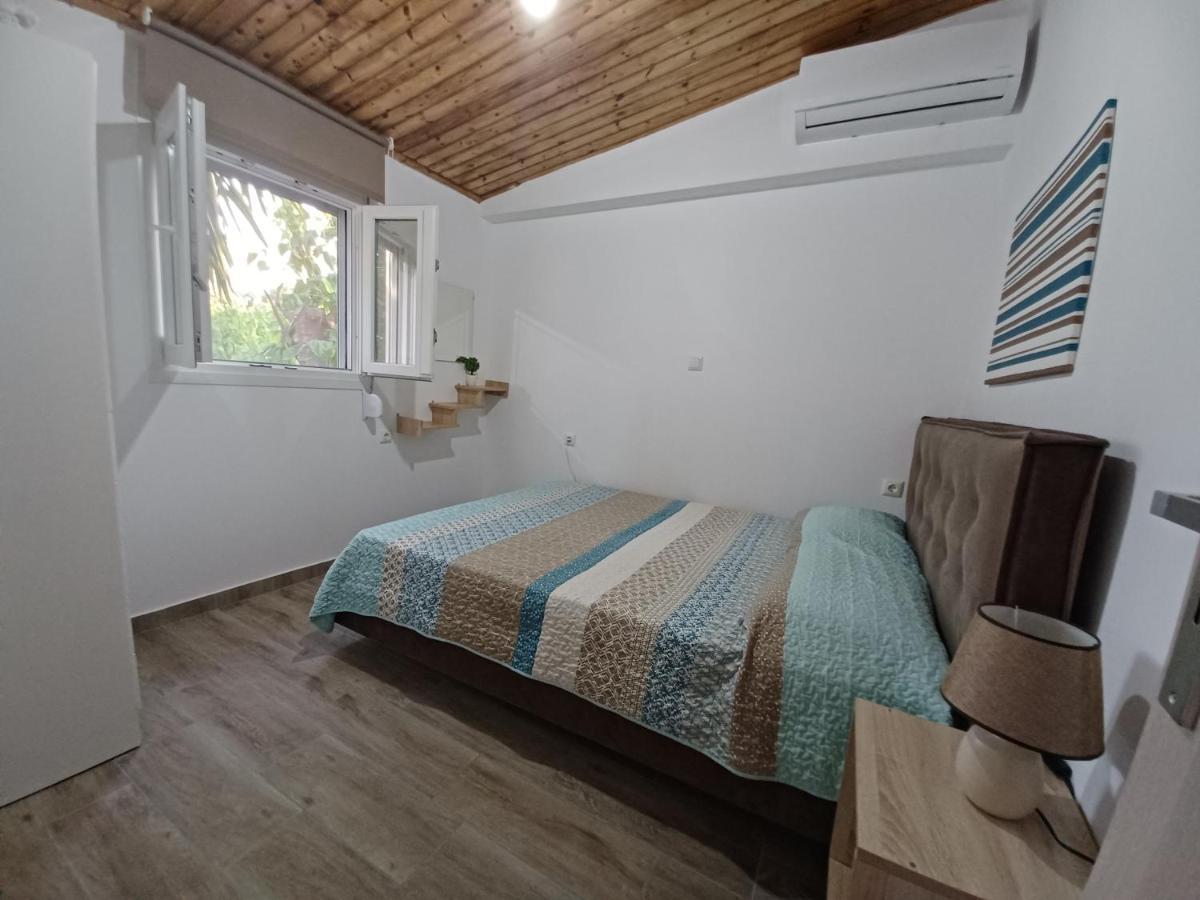 Beach House For Up To 9 People Near Olympia Katakolo Exterior photo