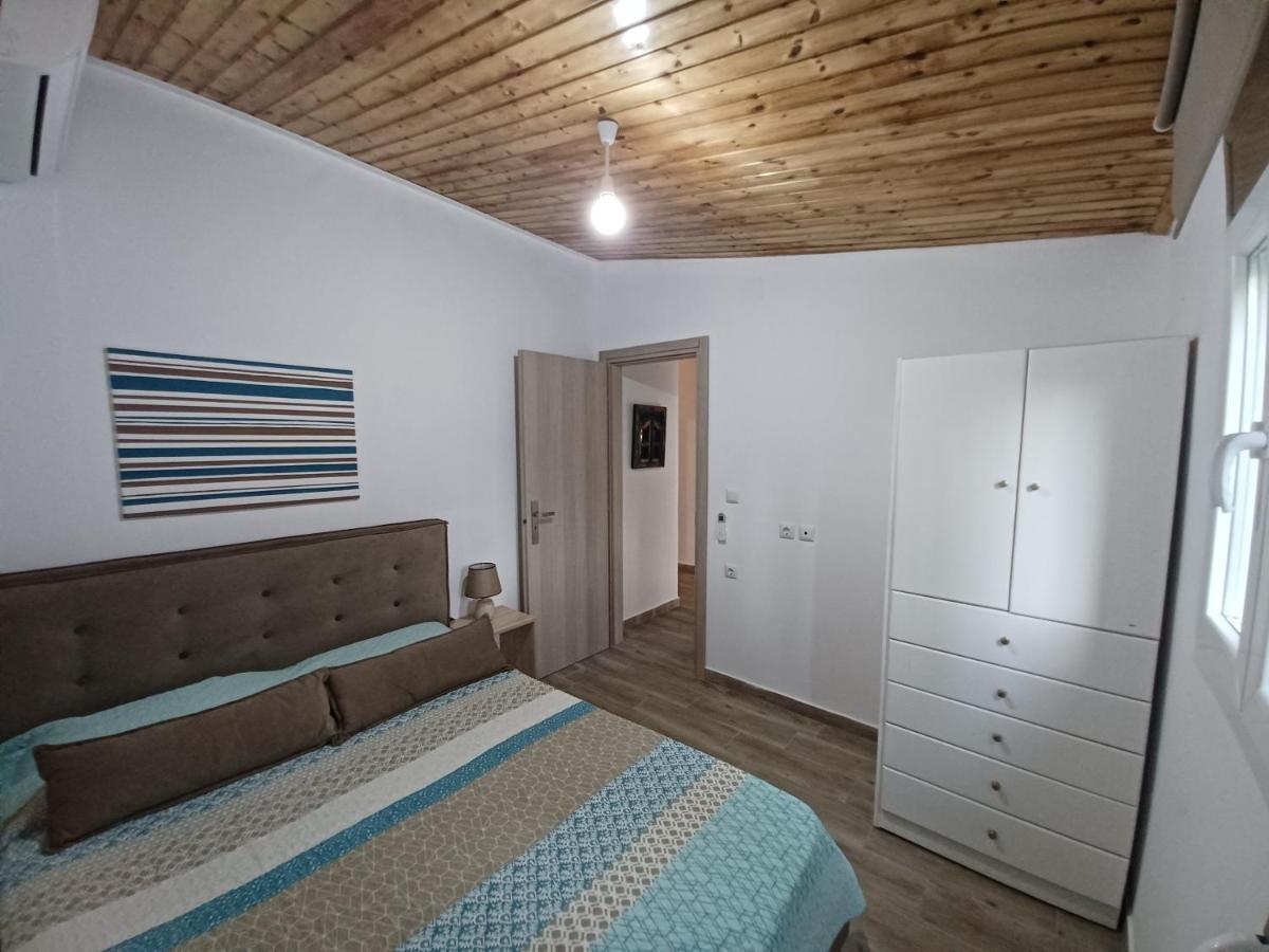 Beach House For Up To 9 People Near Olympia Katakolo Exterior photo