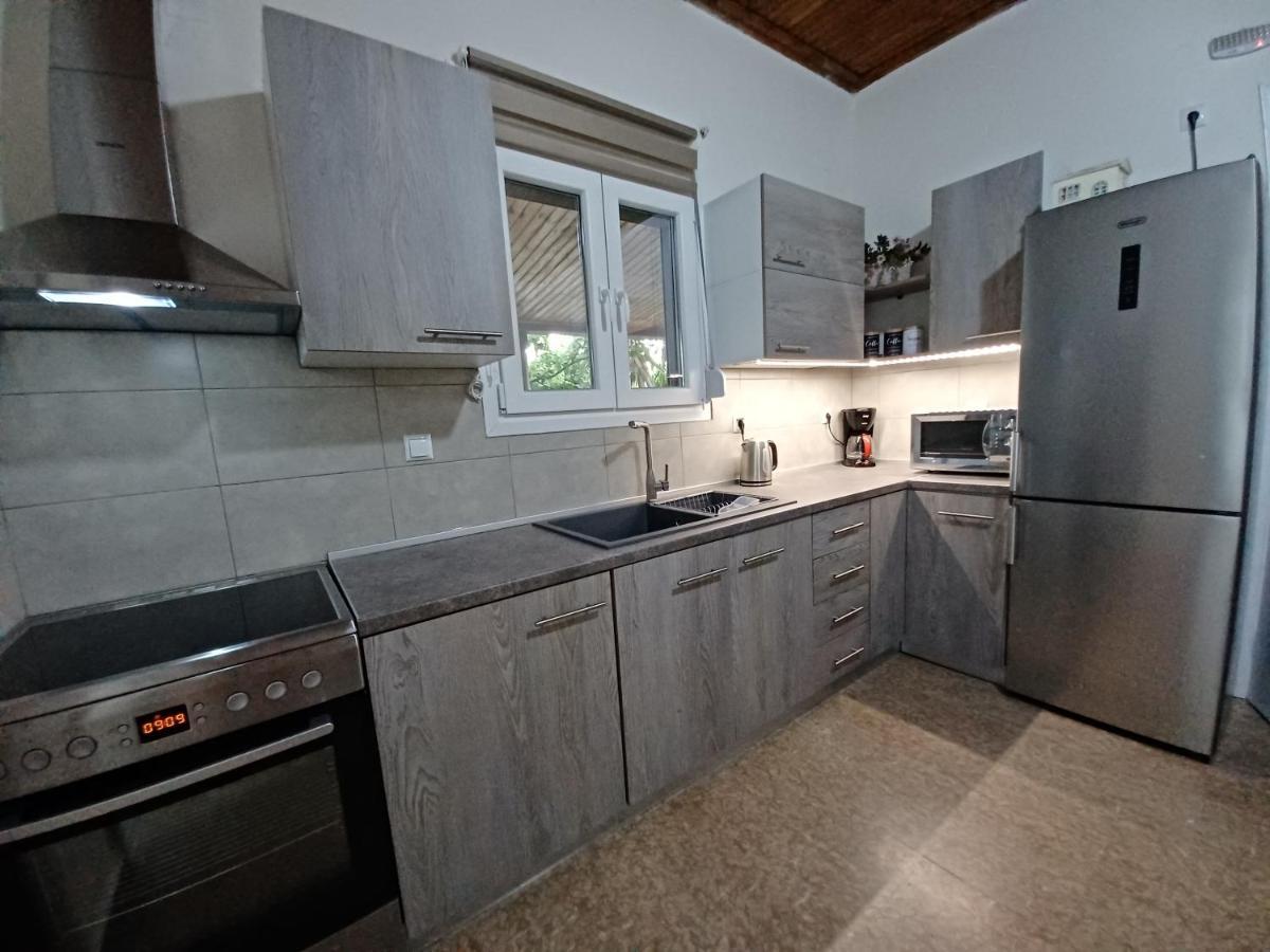 Beach House For Up To 9 People Near Olympia Katakolo Exterior photo